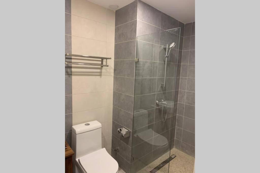 Forest View Luxury Apartment In 3Mins Walk To Beach Pool View Wifi Kololi Extérieur photo
